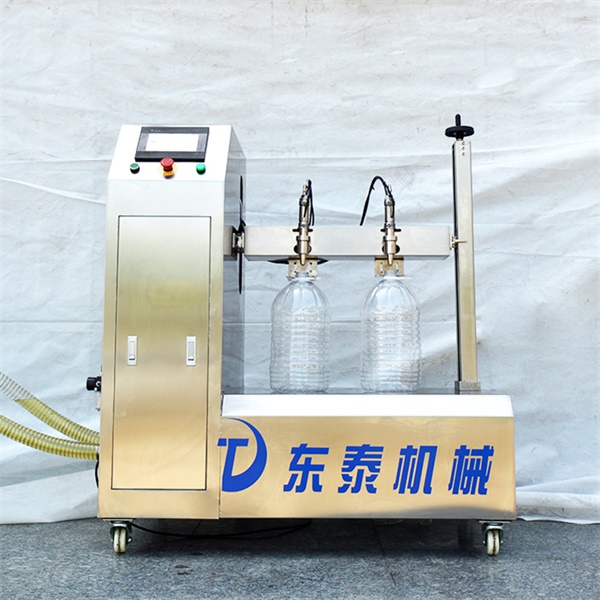 半自動花生油灌裝機(jī).jpg